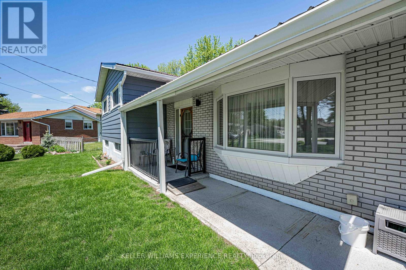 27 Larkdale Crescent, Essa, Ontario  L0M 1B0 - Photo 6 - N13175858