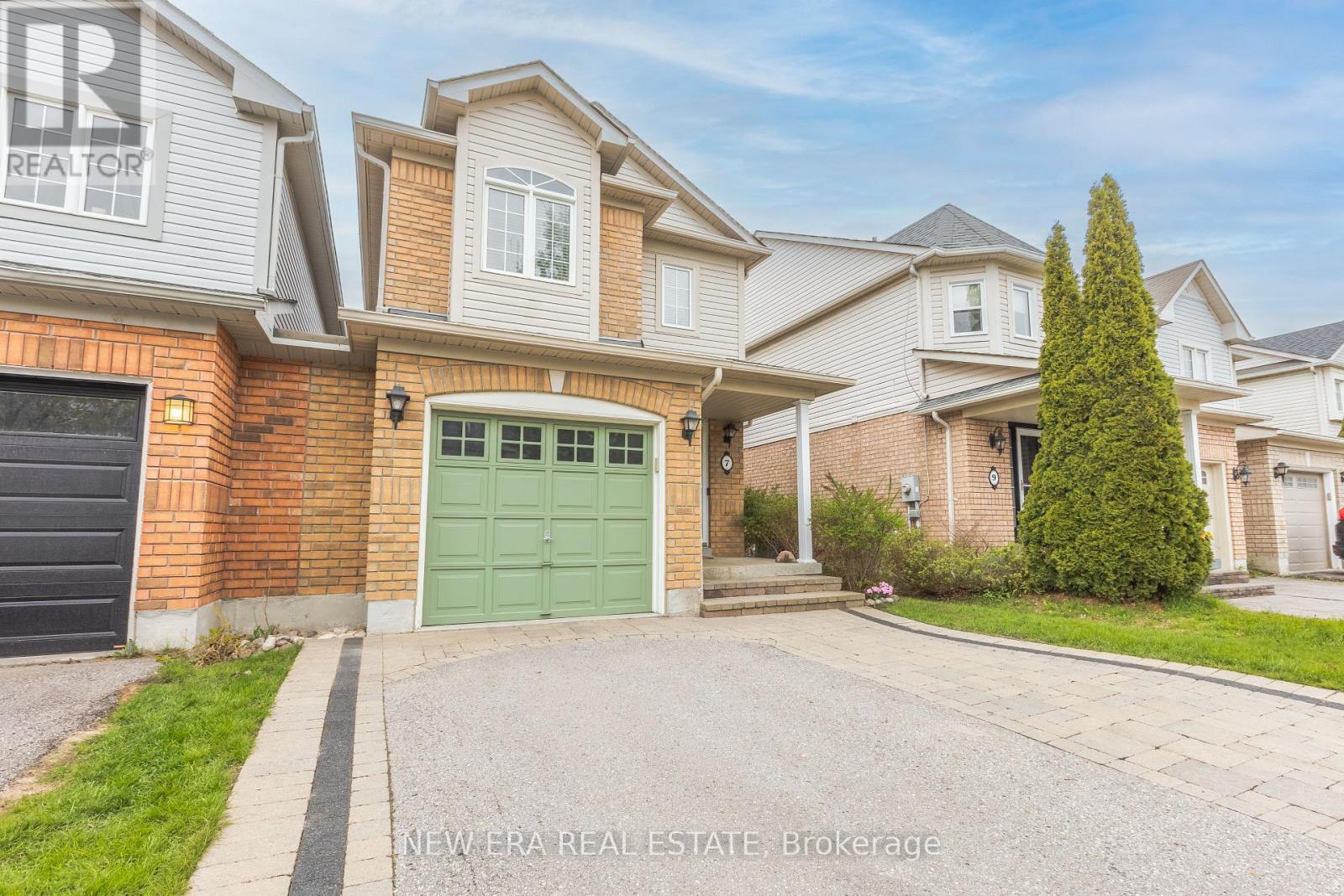 7 CATKINS CRESCENT, Whitby, Ontario