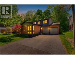 30 JEROME PARK Drive, Dundas, Ontario