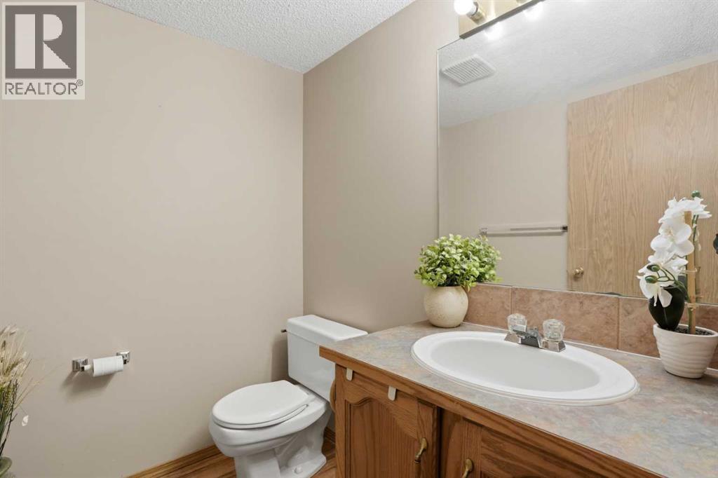 11 Somerglen Place SW, Calgary, Alberta  T2Y 3L5 - Photo 16 - A2312646