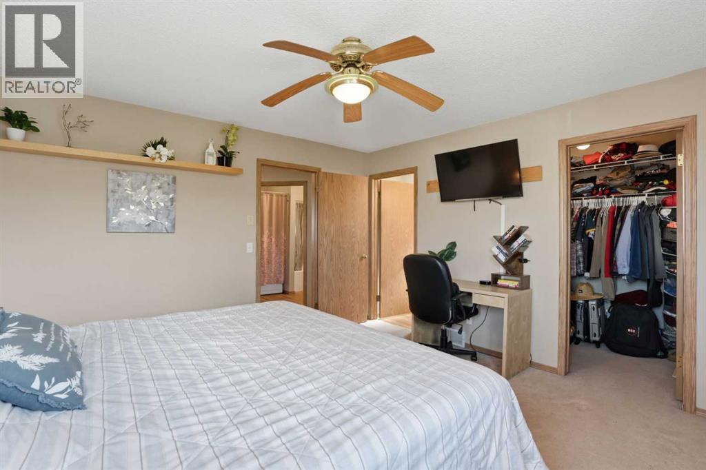 11 Somerglen Place SW, Calgary, Alberta  T2Y 3L5 - Photo 20 - A2312646