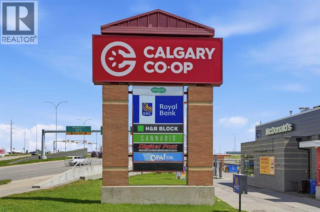 11 Somerglen Place SW, Calgary, Alberta  T2Y 3L5 - Photo 47 - A2312646