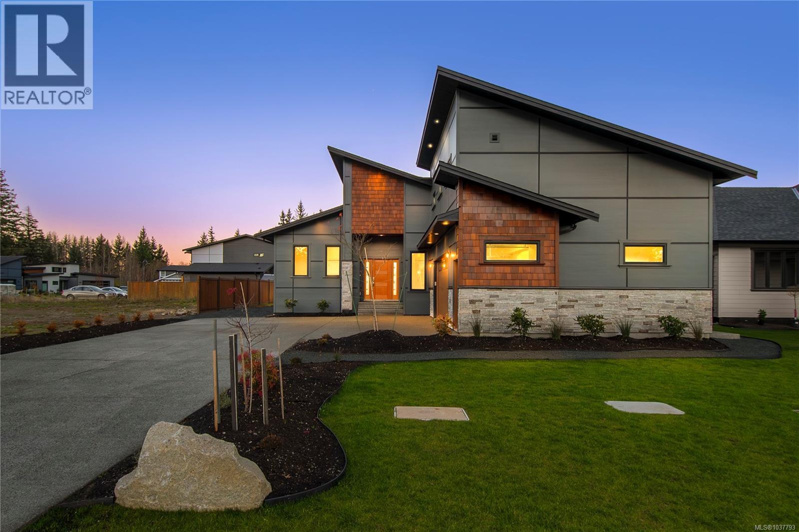 778 Sitka St, Campbell River, British Columbia  V9H 0G4 - Photo 2 - 1037793