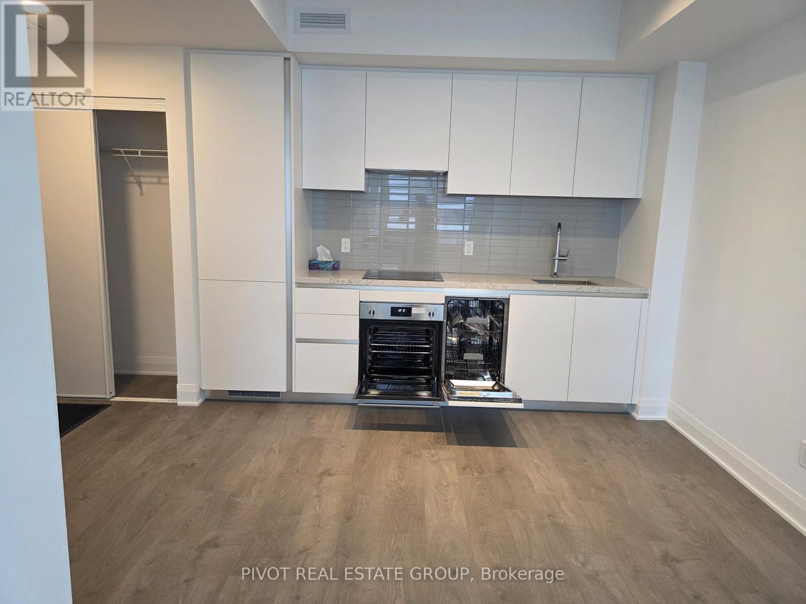 3206 - 2 Erskine Road, Mississauga, Ontario  L5B 0S1 - Photo 11 - W13169140