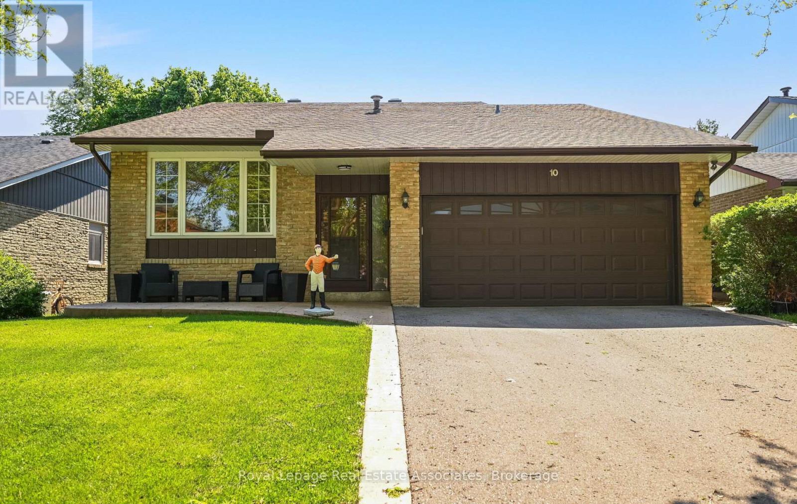 10 Charing Drive, Mississauga, Ontario  L5N 1E9 - Photo 1 - W13175724
