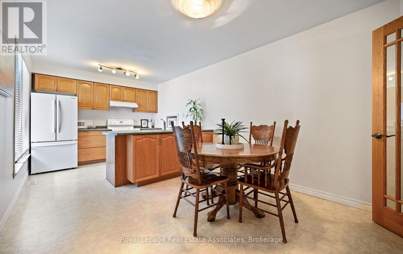 10 Charing Drive, Mississauga, Ontario  L5N 1E9 - Photo 10 - W13175724