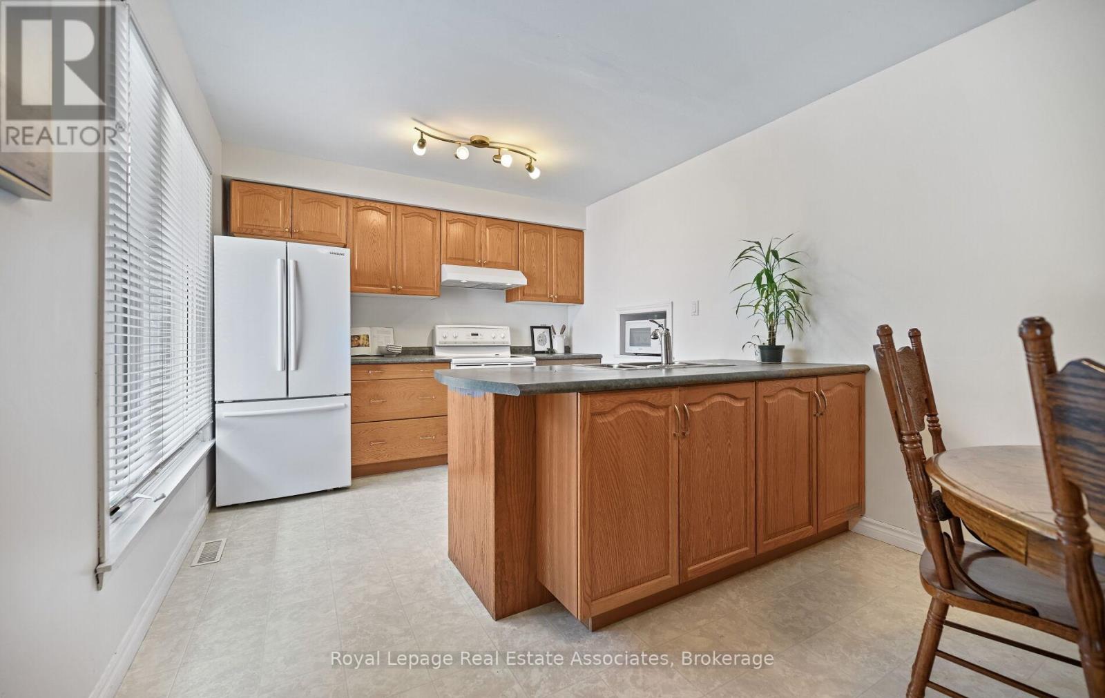 10 Charing Drive, Mississauga, Ontario  L5N 1E9 - Photo 12 - W13175724