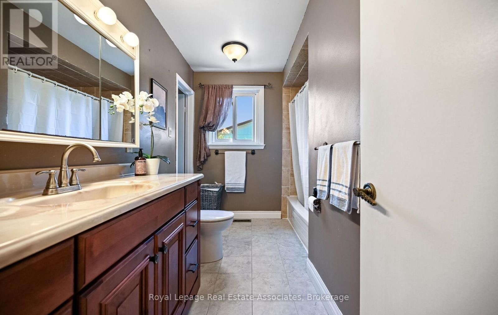 10 Charing Drive, Mississauga, Ontario  L5N 1E9 - Photo 16 - W13175724