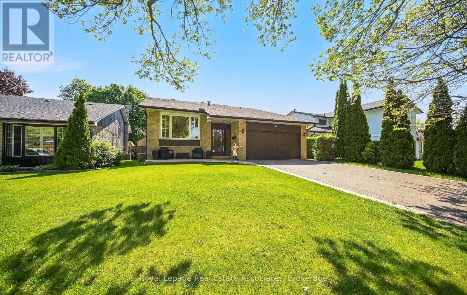 10 Charing Drive, Mississauga, Ontario  L5N 1E9 - Photo 3 - W13175724