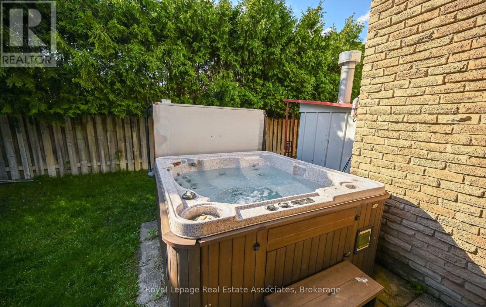 10 Charing Drive, Mississauga, Ontario  L5N 1E9 - Photo 37 - W13175724
