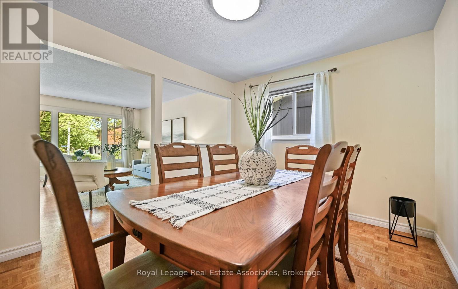 10 Charing Drive, Mississauga, Ontario  L5N 1E9 - Photo 8 - W13175724