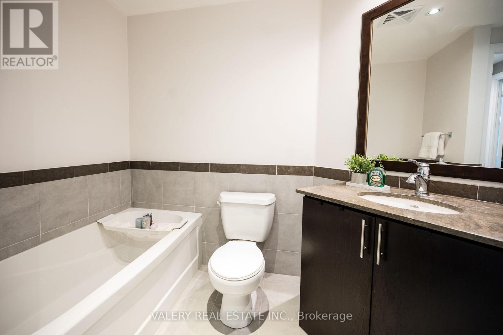 201 - 1055 Southdown Road, Mississauga, Ontario  L5J 0A3 - Photo 18 - W13175818