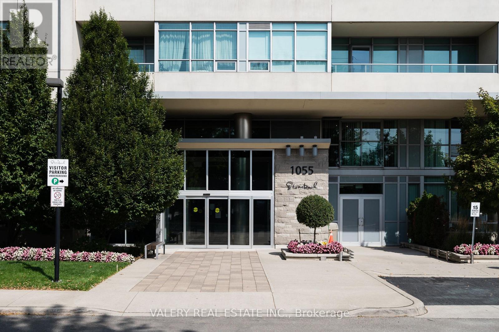 201 - 1055 Southdown Road, Mississauga, Ontario  L5J 0A3 - Photo 2 - W13175818