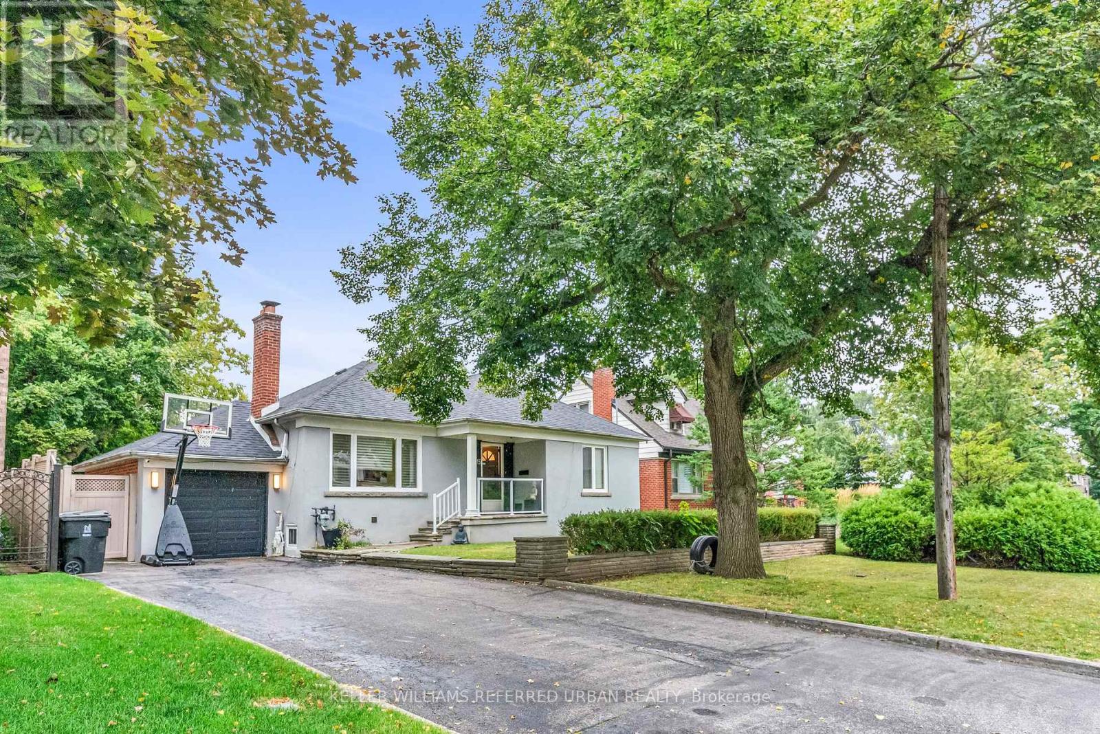 115 Ashbourne Drive, Toronto, Ontario  M9B 4H9 - Photo 2 - W13175834