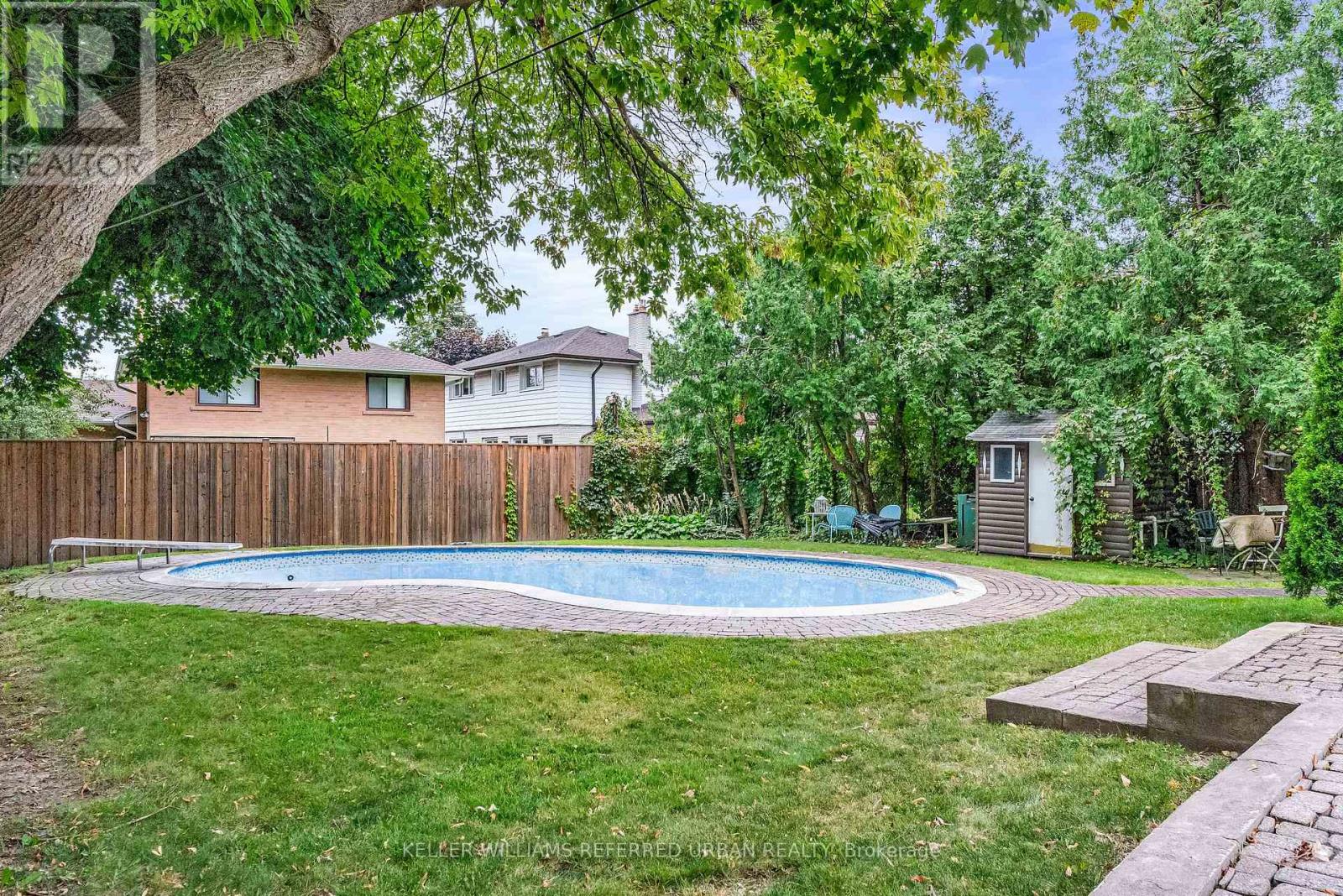 115 Ashbourne Drive, Toronto, Ontario  M9B 4H9 - Photo 27 - W13175834