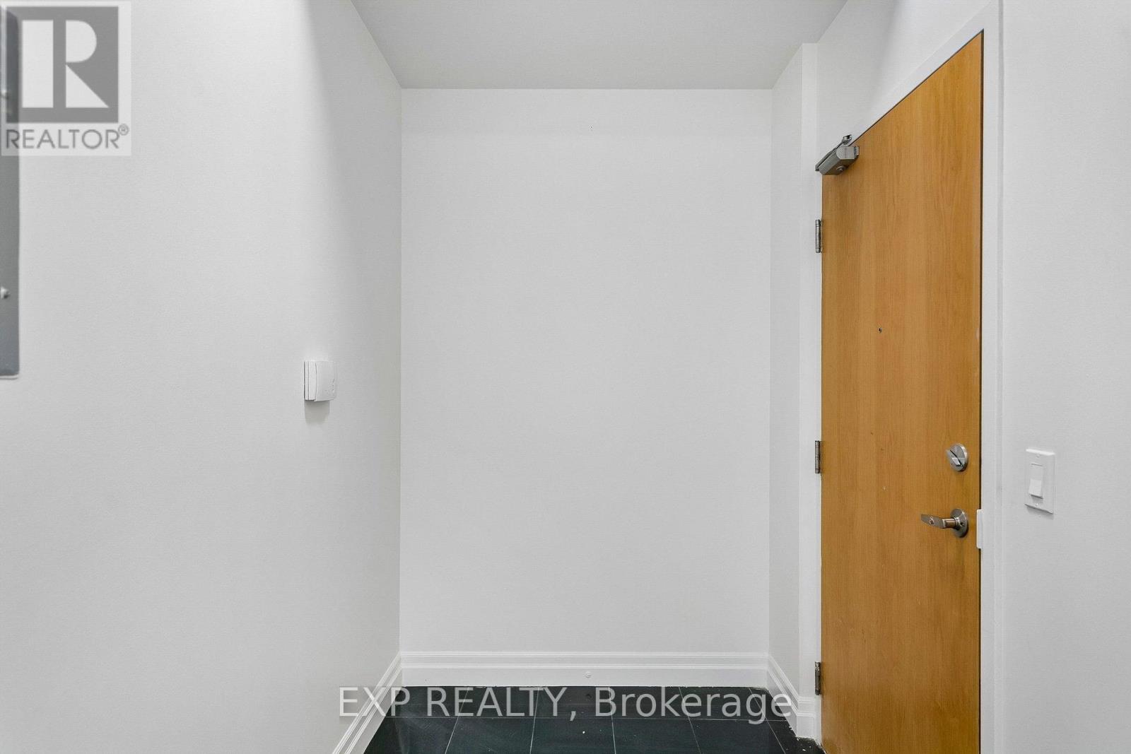 3305 - 3939 Duke Of York Boulevard, Mississauga, Ontario  L5B 4N2 - Photo 4 - W13175838