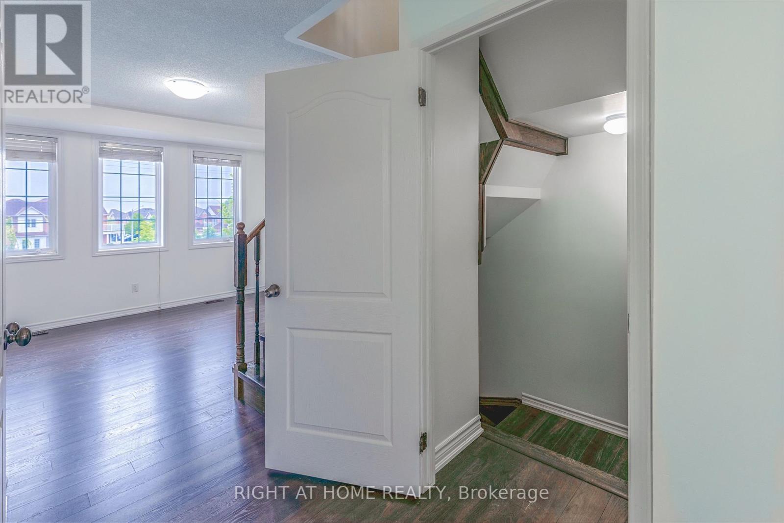 Upper - 11 Telegraph Street, Brampton, Ontario  L6Z 0H9 - Photo 6 - W13175844