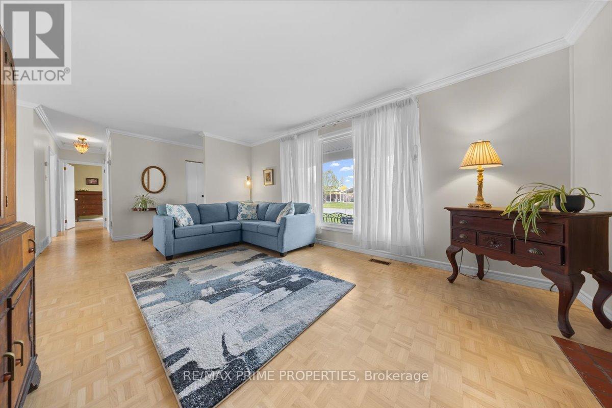 28 Glenmanor Drive, Ottawa, Ontario  K2G 3G1 - Photo 8 - X13121554