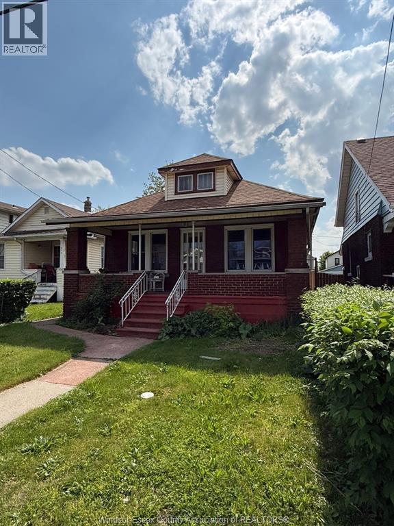 1069 Elm, Windsor, Ontario N9A 5H8 - Photo 2 - 26012173