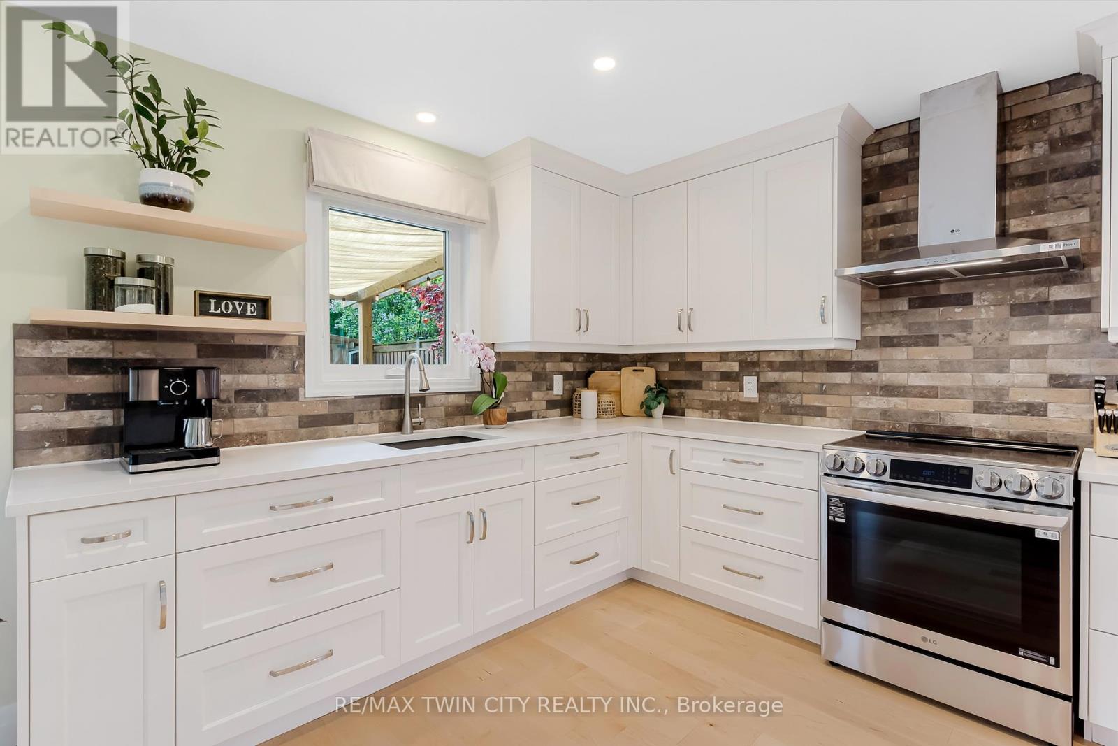 42 Handorf Drive, Cambridge, Ontario  N3C 3Y3 - Photo 10 - X13175758