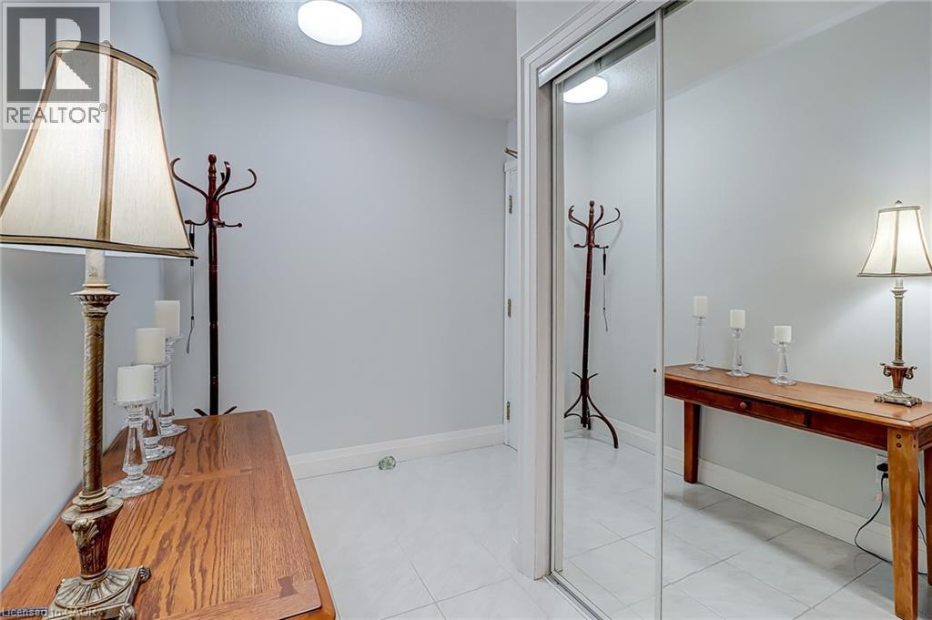 3050 Pinemeadow Drive Unit# 57, Burlington, Ontario  L7M 3X5 - Photo 3 - 40818513