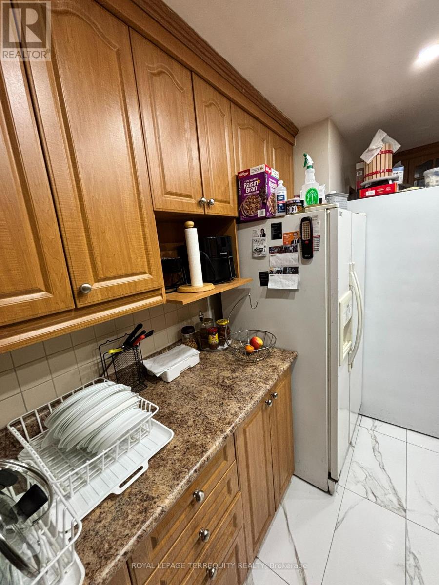 28 Keegan Crescent, Toronto, Ontario  M3J 1G2 - Photo 12 - W13167136