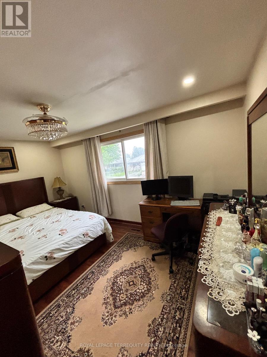 28 Keegan Crescent, Toronto, Ontario  M3J 1G2 - Photo 19 - W13167136