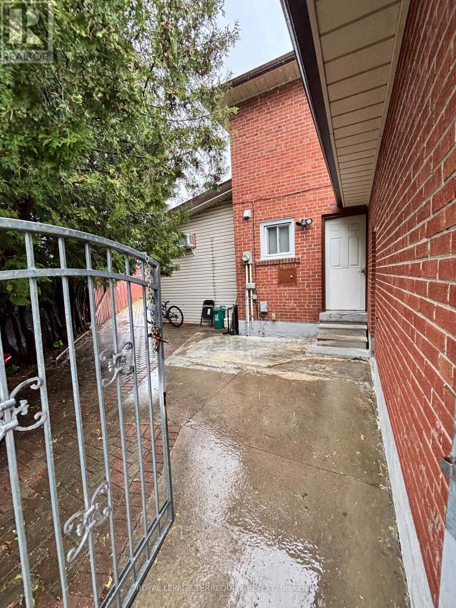 28 Keegan Crescent, Toronto, Ontario  M3J 1G2 - Photo 30 - W13167136