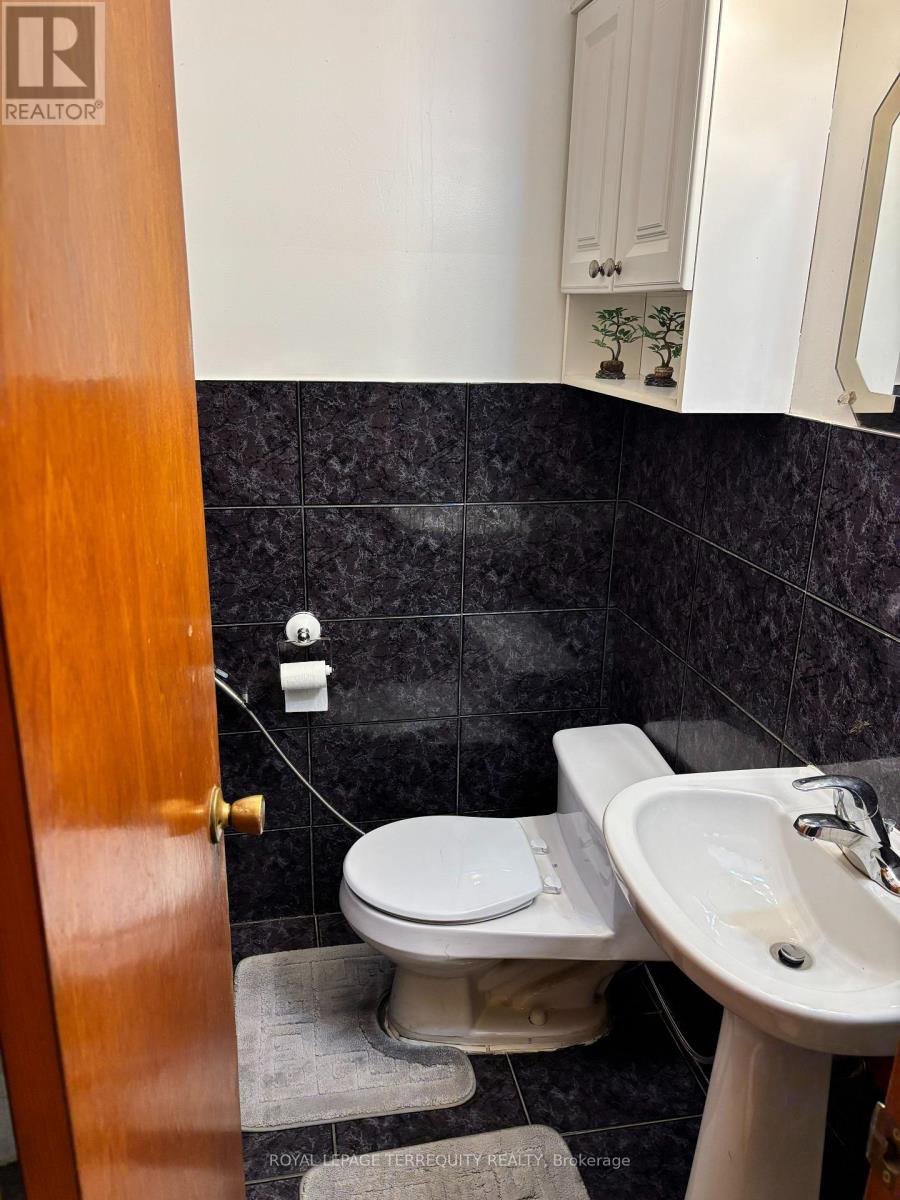 28 Keegan Crescent, Toronto, Ontario  M3J 1G2 - Photo 24 - W13167136