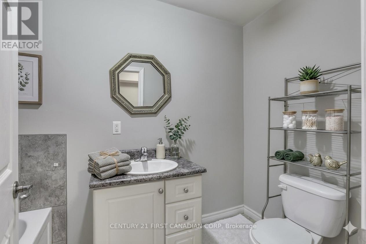 204 Ewart Street, Strathroy-Caradoc, Ontario  N7G 4G6 - Photo 32 - X13173342