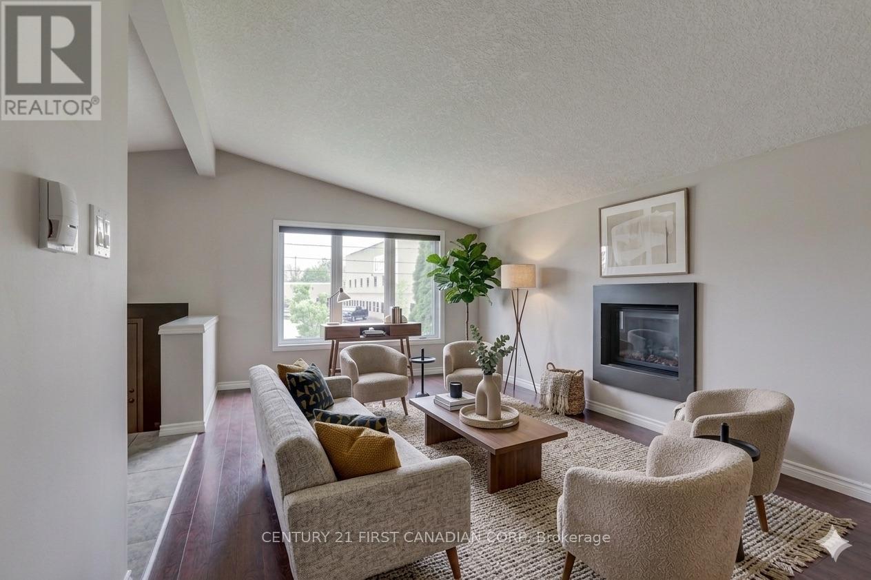 204 Ewart Street, Strathroy-Caradoc, Ontario  N7G 4G6 - Photo 7 - X13173342