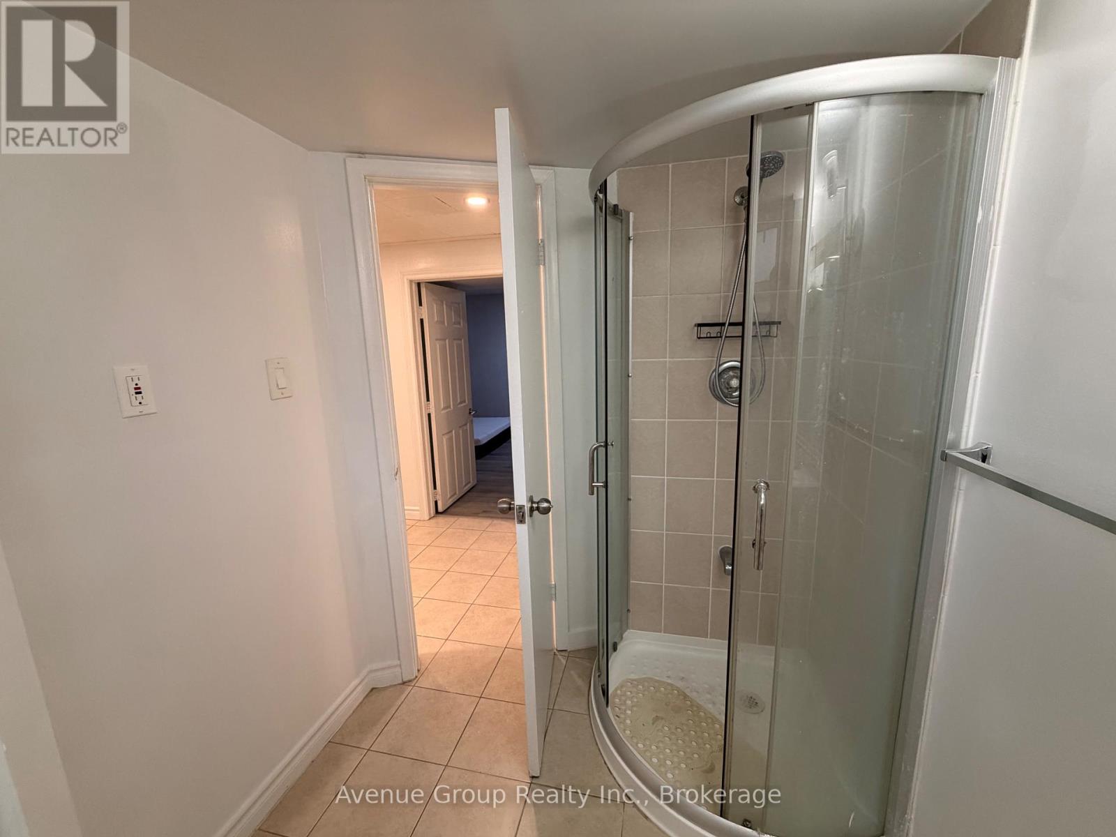 Lower - 10 Chipping Road, Toronto, Ontario  M3B 1L1 - Photo 14 - C13176046