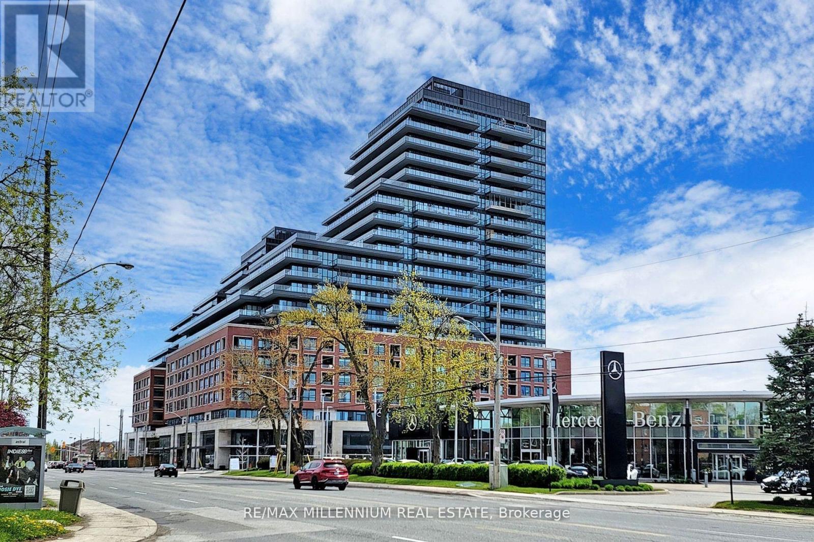 520 - 33 FREDERICK TODD WAY, Toronto, Ontario
