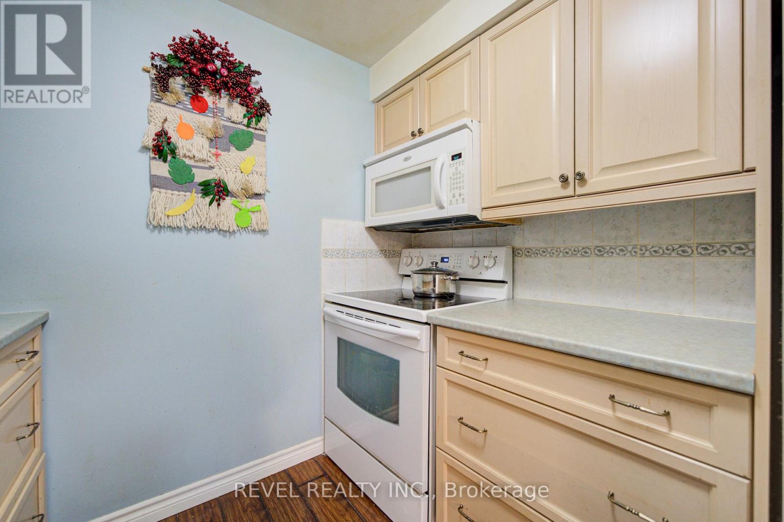 212 - 1655 Pickering Parkway, Pickering, Ontario  L1V 6L3 - Photo 10 - E13175932