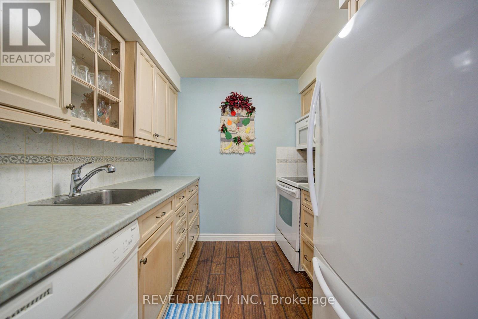 212 - 1655 Pickering Parkway, Pickering, Ontario  L1V 6L3 - Photo 8 - E13175932