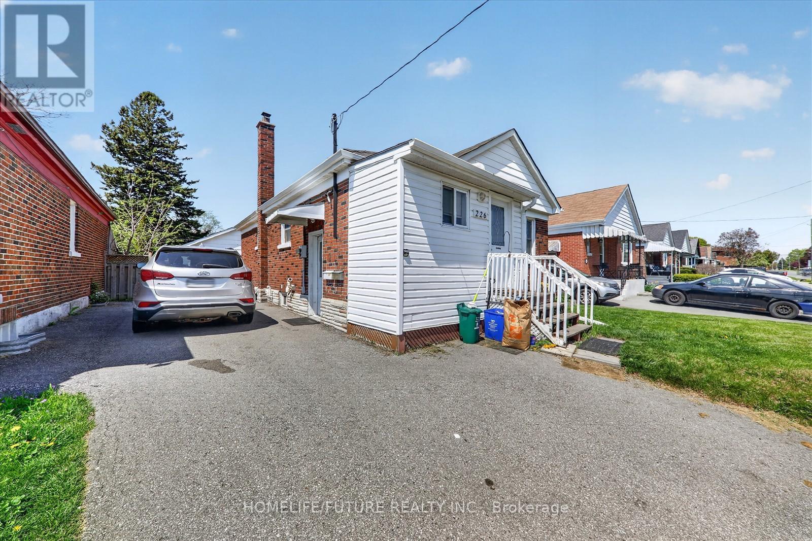226 Wilson Road S, Oshawa, Ontario  L1H 6C3 - Photo 3 - E13175974