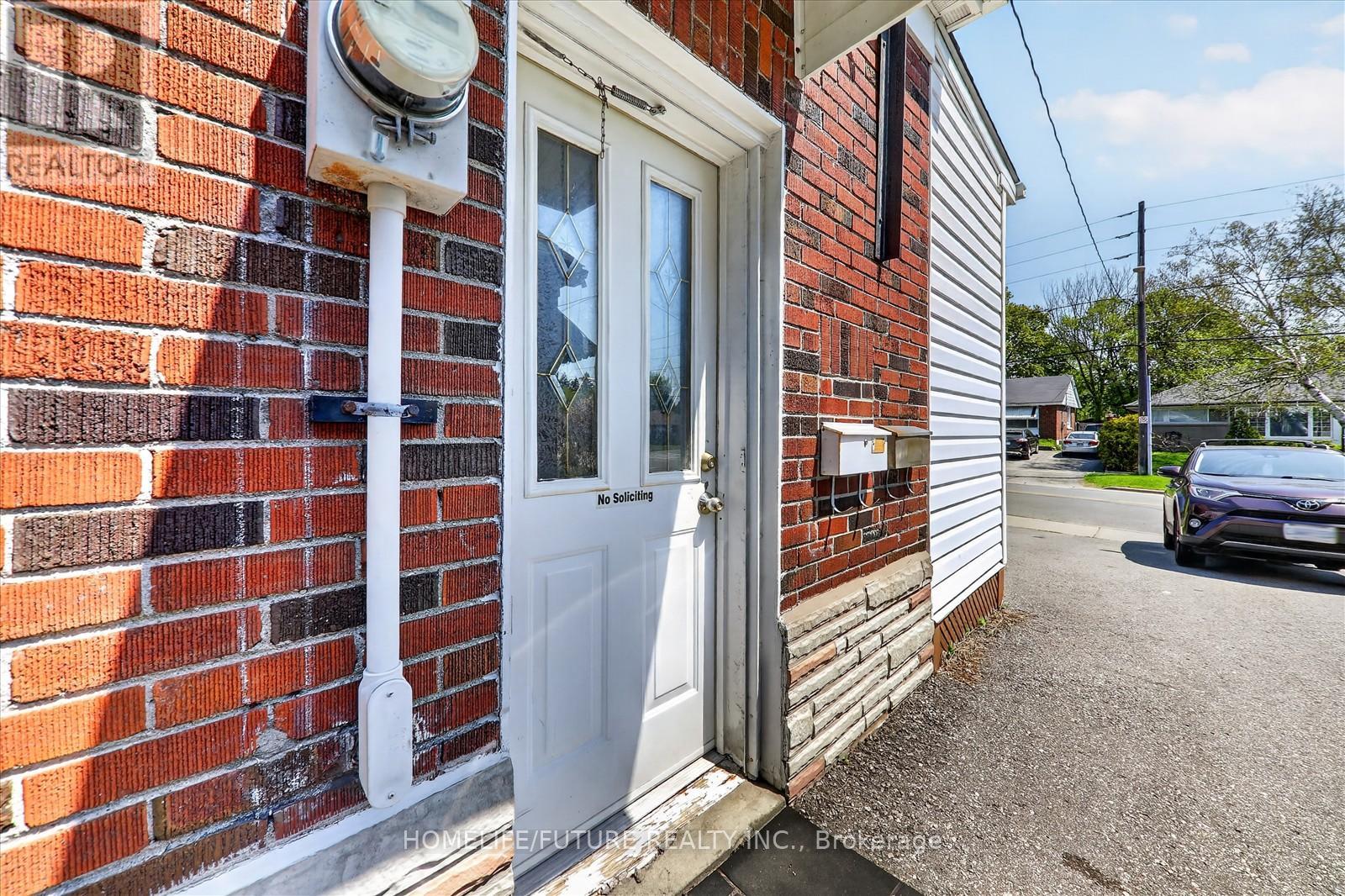 226 Wilson Road S, Oshawa, Ontario  L1H 6C3 - Photo 4 - E13175974