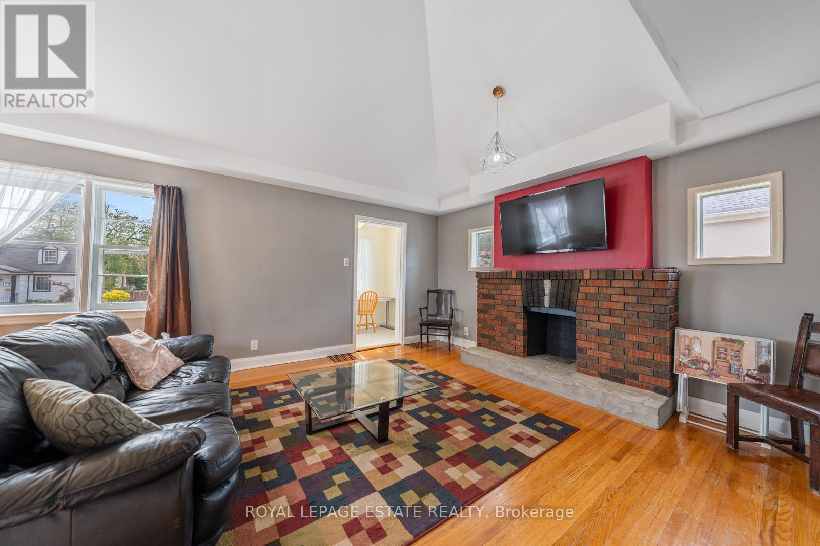 601 Pharmacy Avenue, Toronto, Ontario  M1L 3H1 - Photo 4 - E13175990