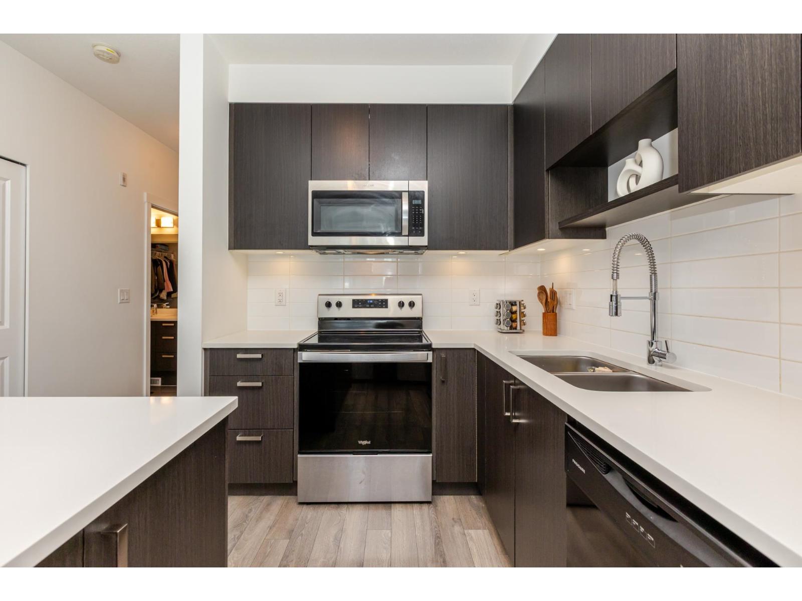 302 13628 81a Avenue, Surrey, British Columbia  V3W 3E2 - Photo 7 - R3127582