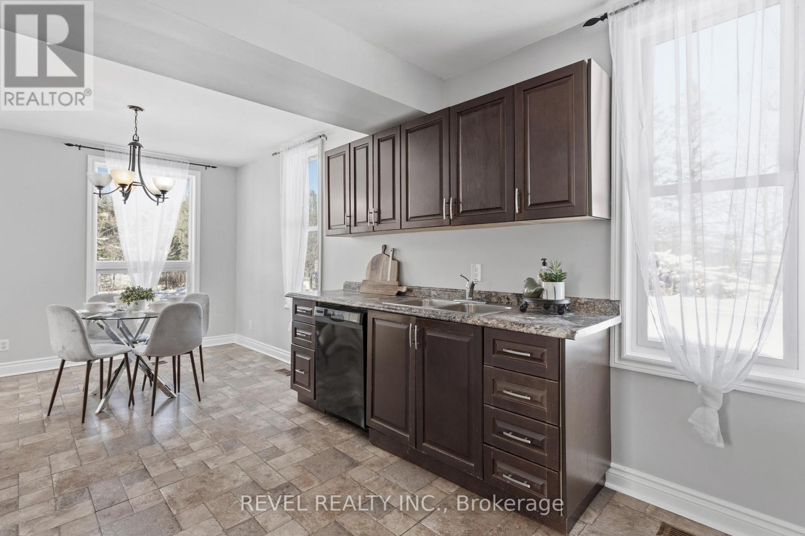 2426 County Road 48, Kawartha Lakes, Ontario  K0M 2B0 - Photo 12 - X12660428