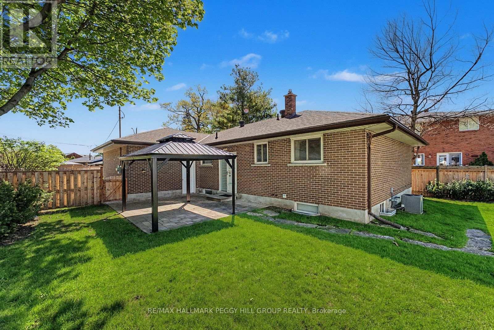 10 Duckworth Street, Barrie (North Shore), Ontario  L4M 3V8 - Photo 17 - S13176002