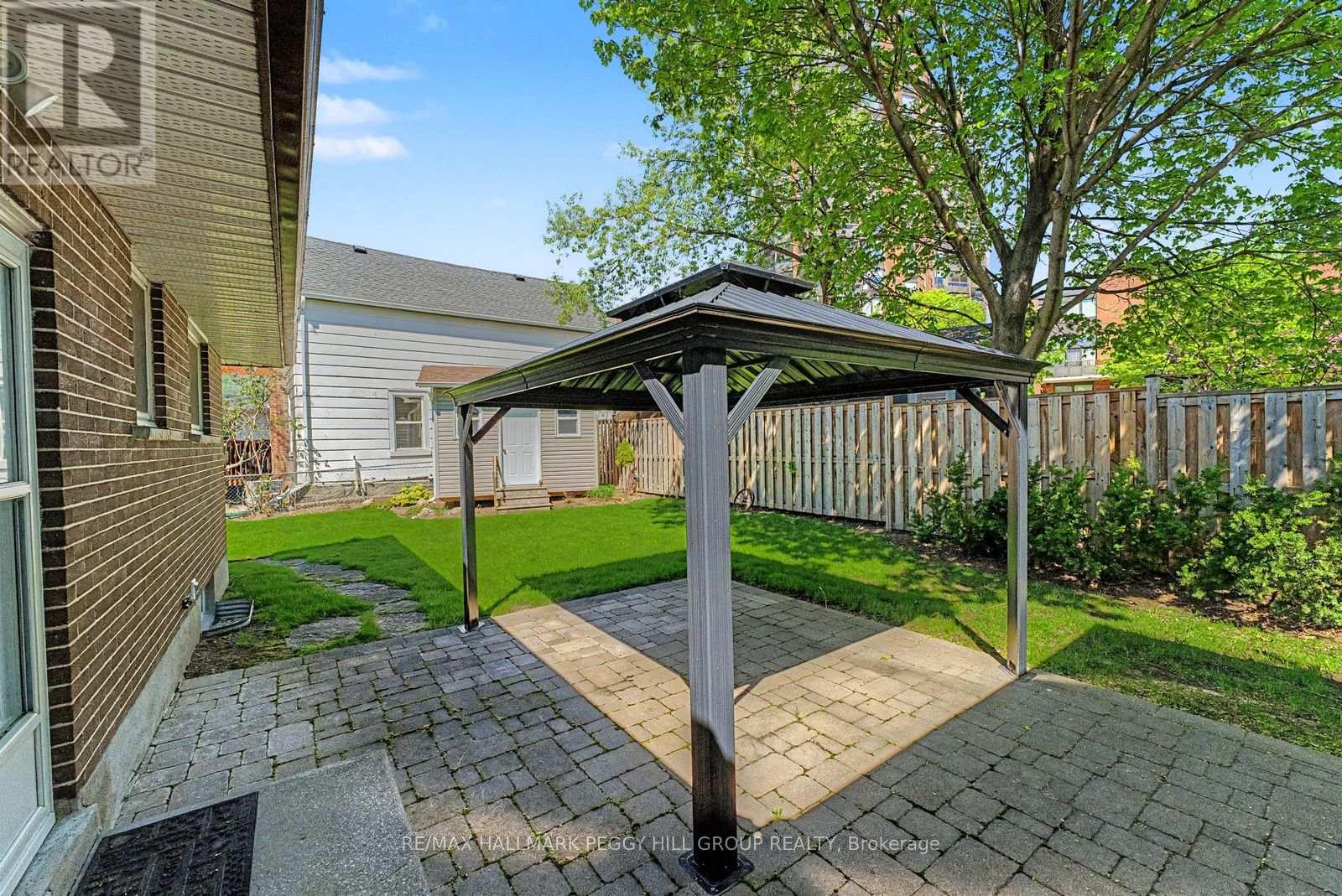 10 Duckworth Street, Barrie (North Shore), Ontario  L4M 3V8 - Photo 18 - S13176002