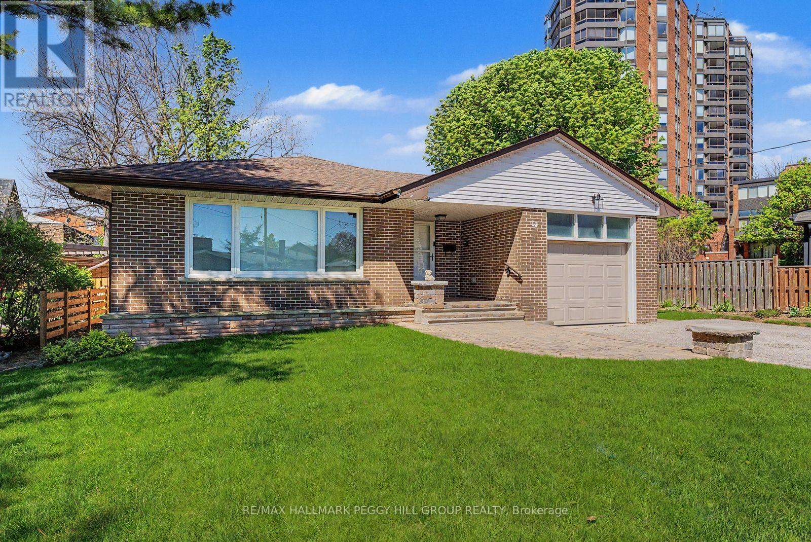 10 Duckworth Street, Barrie (North Shore), Ontario  L4M 3V8 - Photo 2 - S13176002
