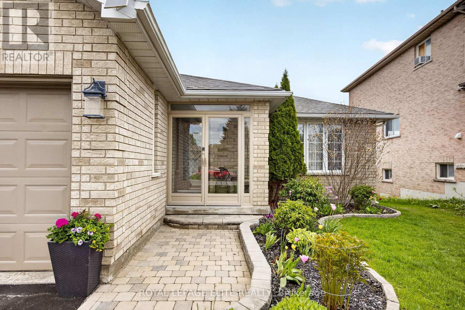 155 Pringle Drive, Barrie, Ontario  L4N 0R3 - Photo 3 - S13176098