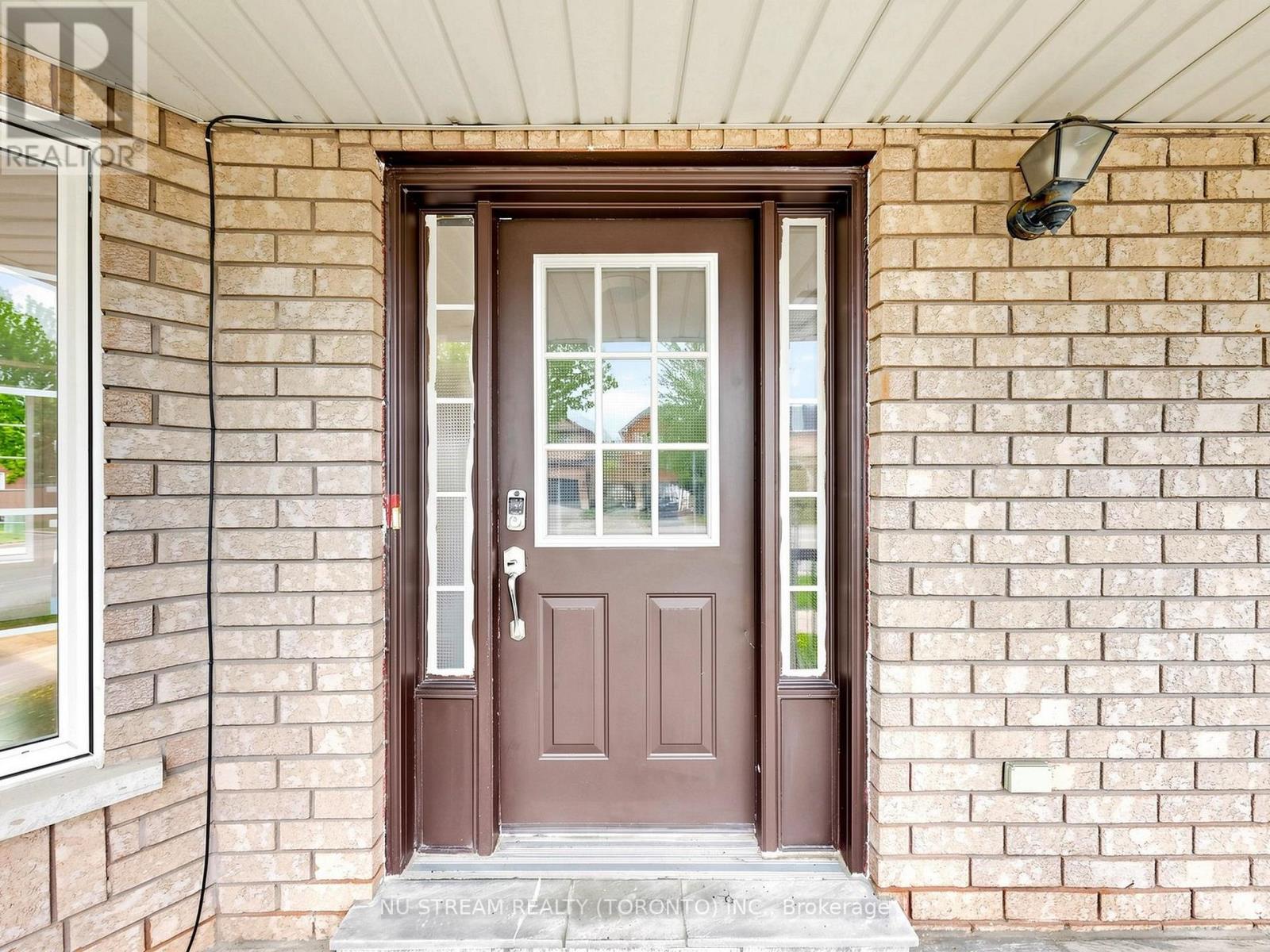 2 Purcell Crescent, Vaughan, Ontario  L6A 3C4 - Photo 4 - N13168004
