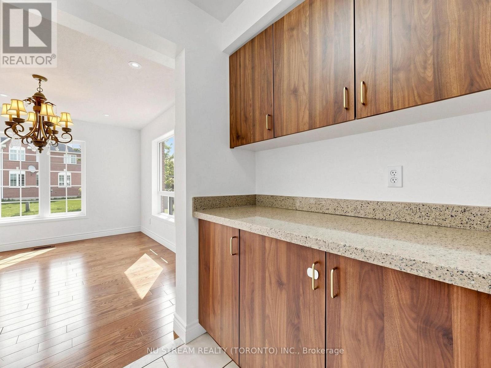 2 Purcell Crescent, Vaughan, Ontario  L6A 3C4 - Photo 13 - N13168004
