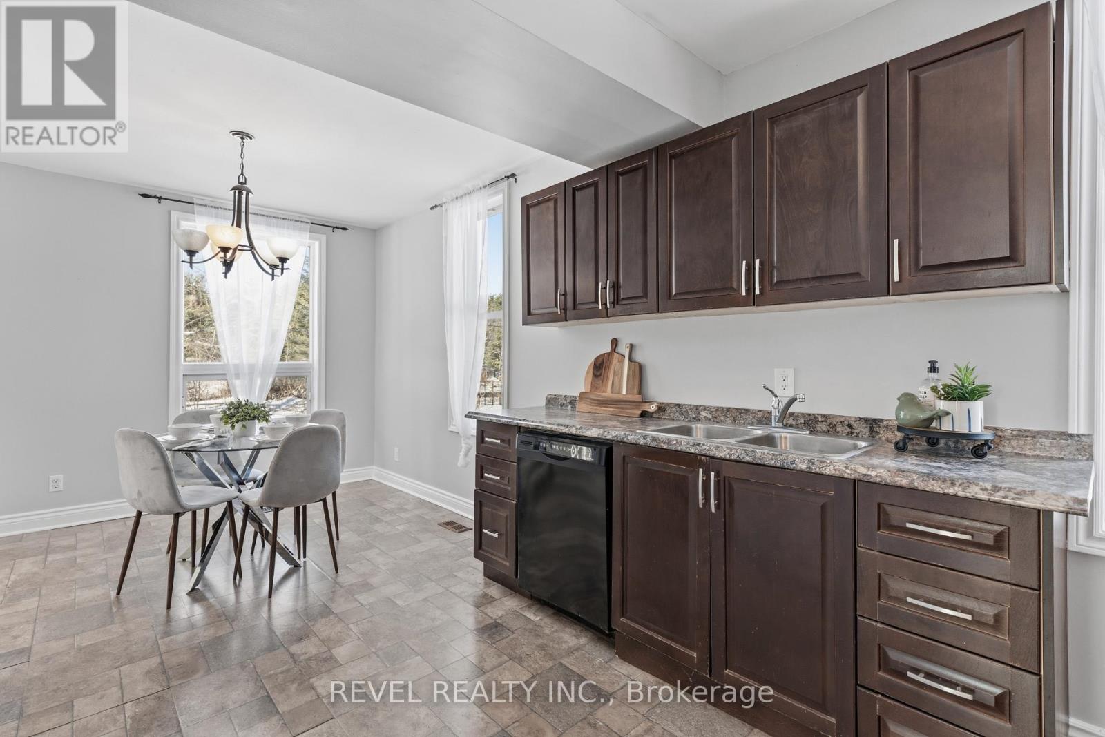 2426 County Road 48, Kawartha Lakes, Ontario  K0M 2B0 - Photo 9 - X12660428
