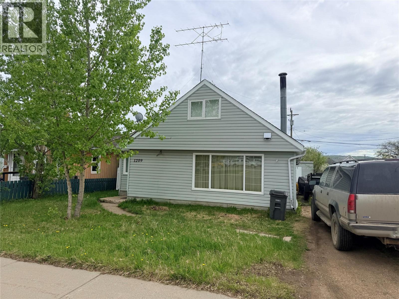 1209 104 Avenue, dawson creek, British Columbia