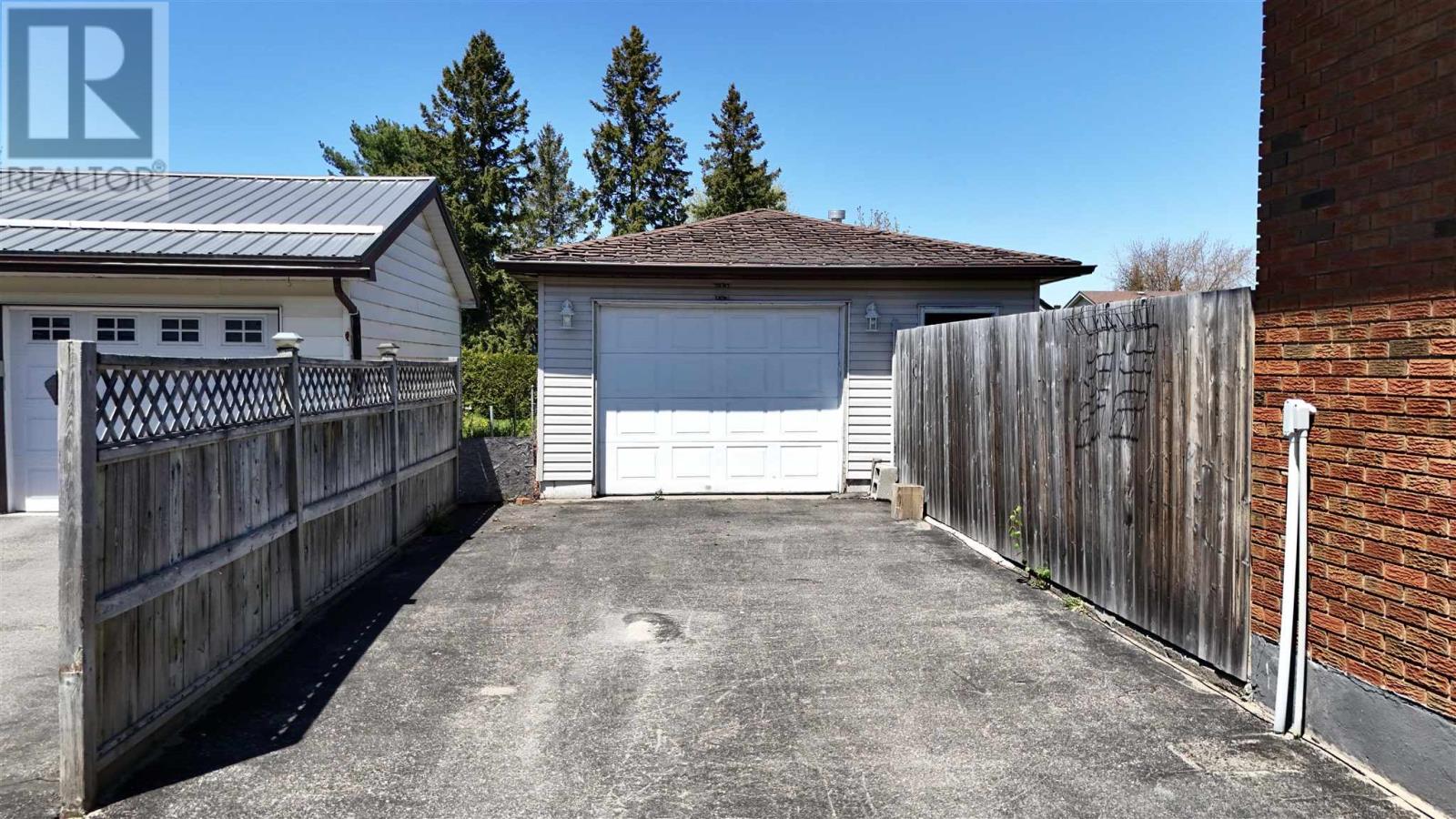 34 Robin St, Sault Ste Marie, Ontario  P6A 5X9 - Photo 33 - SM261184