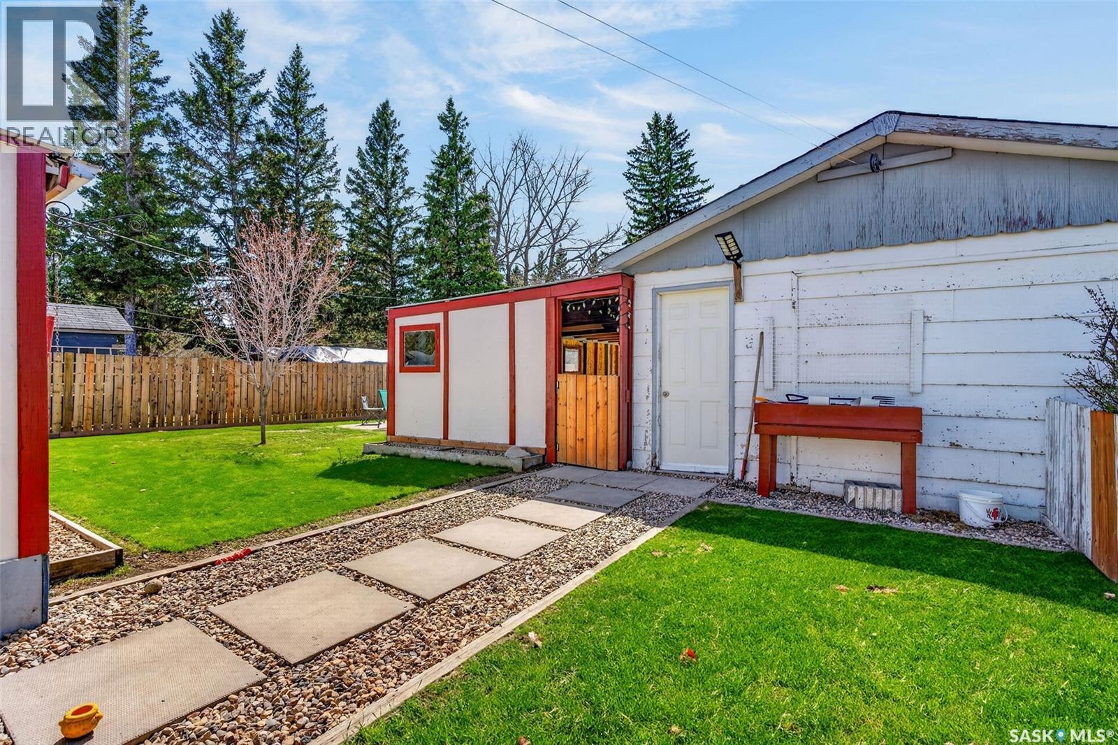 202 2nd Avenue, Spalding, Saskatchewan  S0K 4C0 - Photo 3 - SK029577